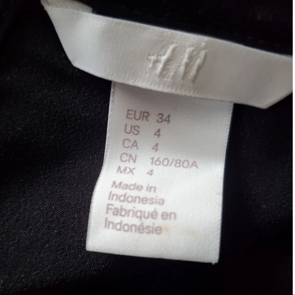 H&M Ruffle Blouse - Picture 7 of 8